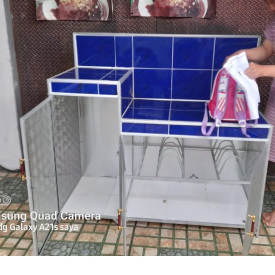 Rak kompor undak 3 pintu bawah keramik belakang seng