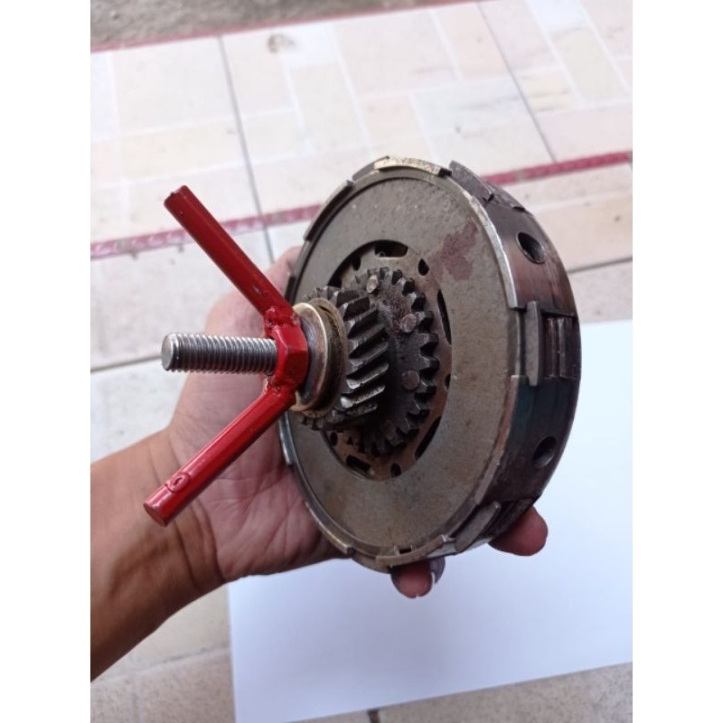 Treker Kopling Vespa Alat Bongkar Pasang Kopling Vespa Universal