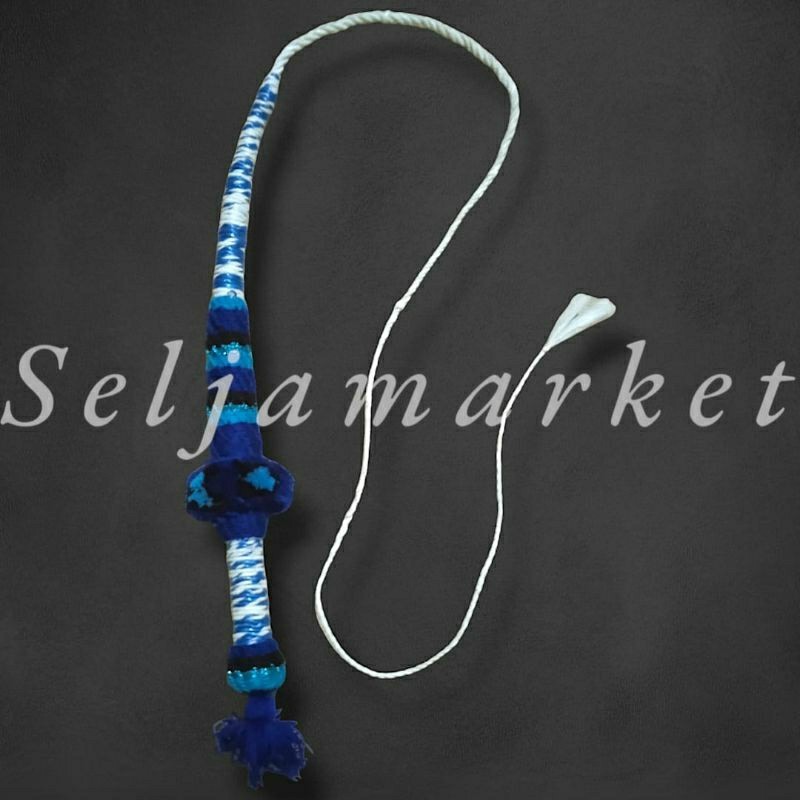 

* Pecut rajut jaranan pentas warna biru-putih-hitam untuk anak/dewasa panjang 1,7M kualitas premium ^