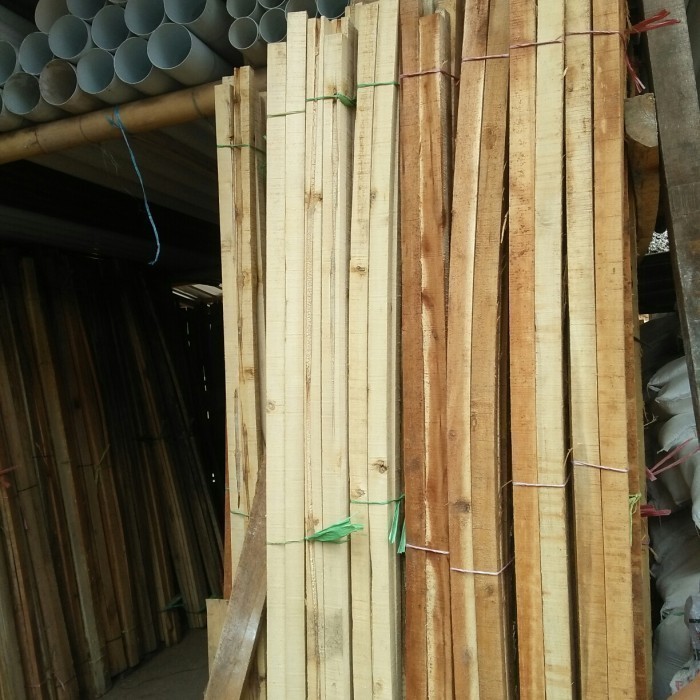 kayu reng 10 batang panjang 2 meter tebal 3x3cm