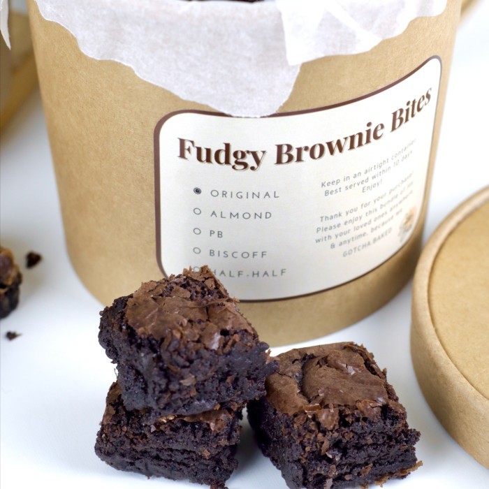 

Fudgy Brownie Bites Choco Brownies Panggang Bronis Coklat Bucket 26 Oz - Original