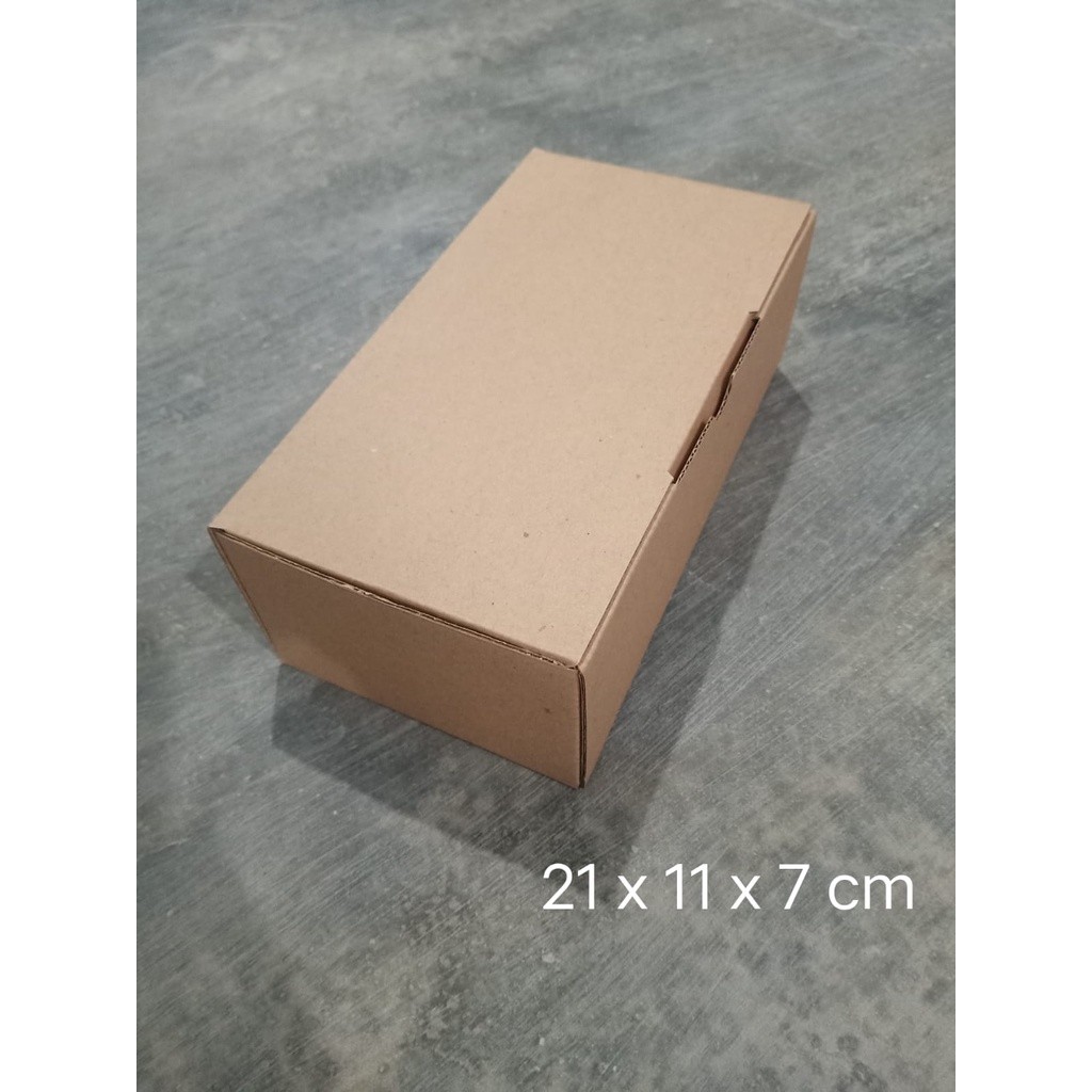 

Kardus karton uk.21 x 11 x 7 cm - Die Cut - Kotak kue / cake / roti / aksesoris / dll