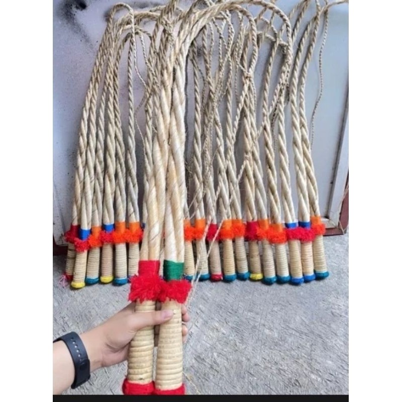 Pecut, Cambuk Besar SUPER untuk pentas Kuda Lumping