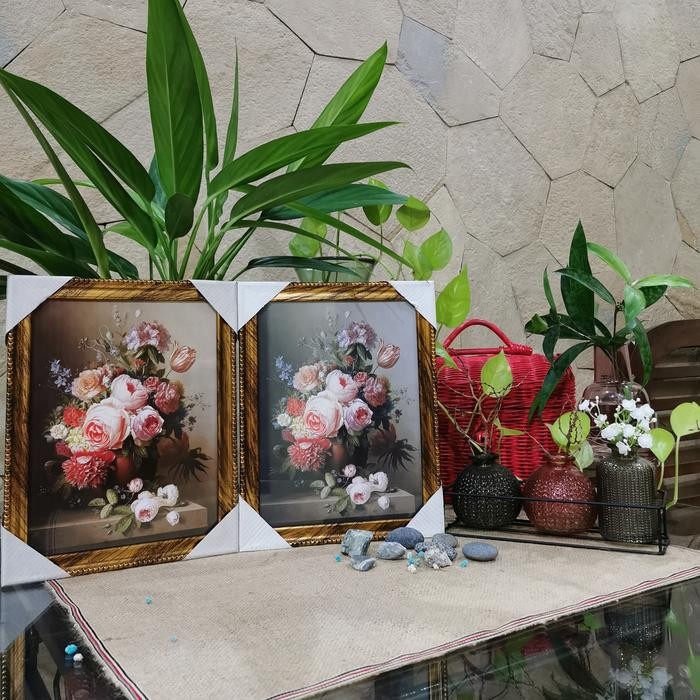 Lukisan Gambar BUNGA PEONY ATAS MEJA PEONY ON TABLE Kaca SiapGantung M - Coklat - CORAK