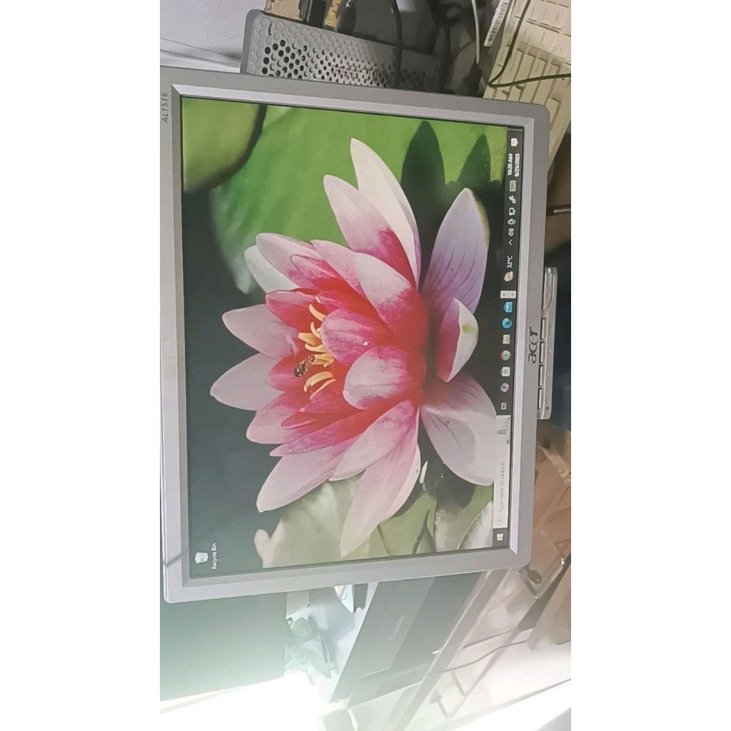 monitor komputer 15 kotak accer bonus kabel power