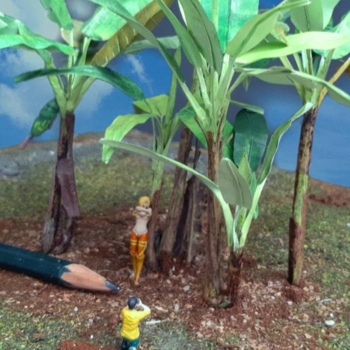 Miniatur pohon pisang 10cm skala 1/64 1/72