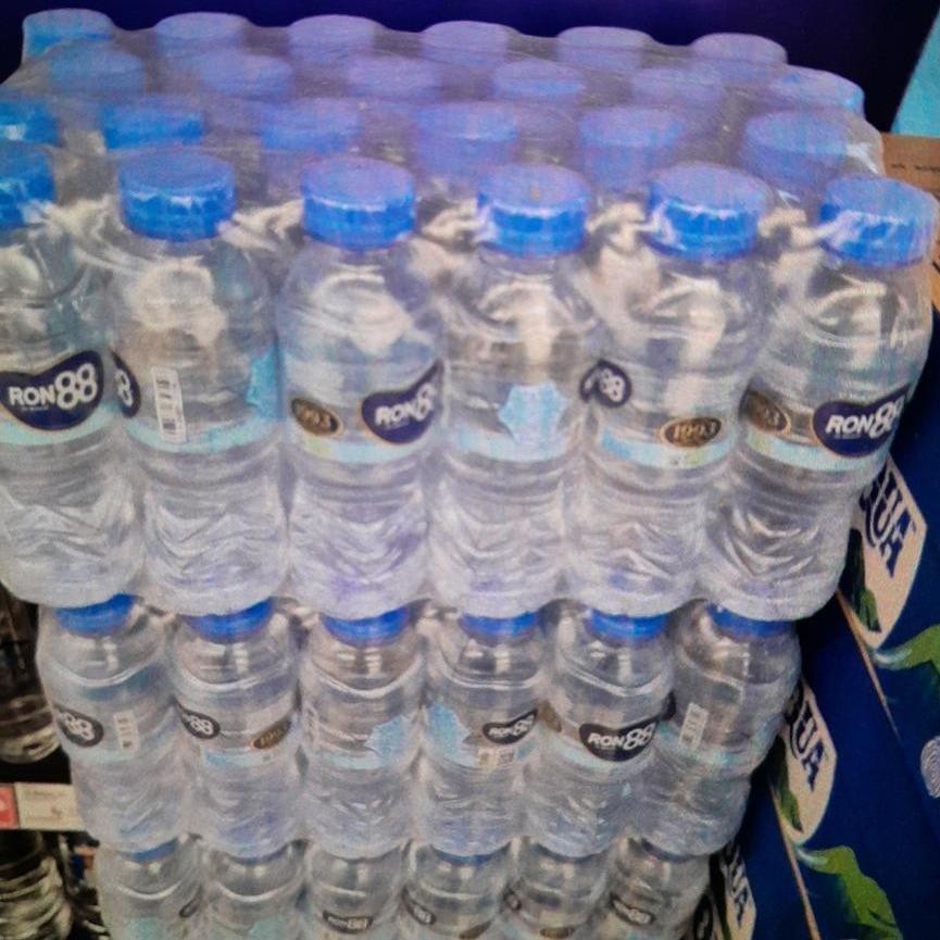 

Ron 88 Mini Botol Air Mineral ( 24 pcs x 200ml )