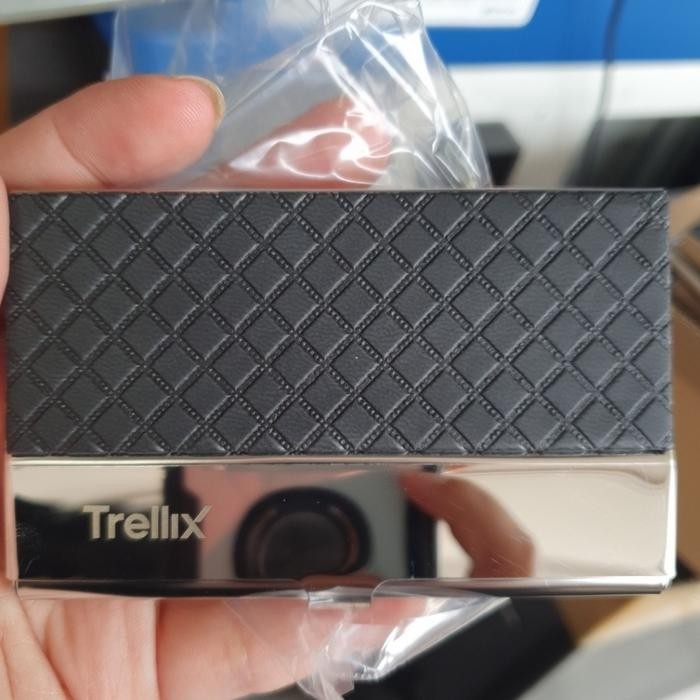 

Tempat Kartu Nama / Name Card Holder NC21 - Hitam by Radhiant official