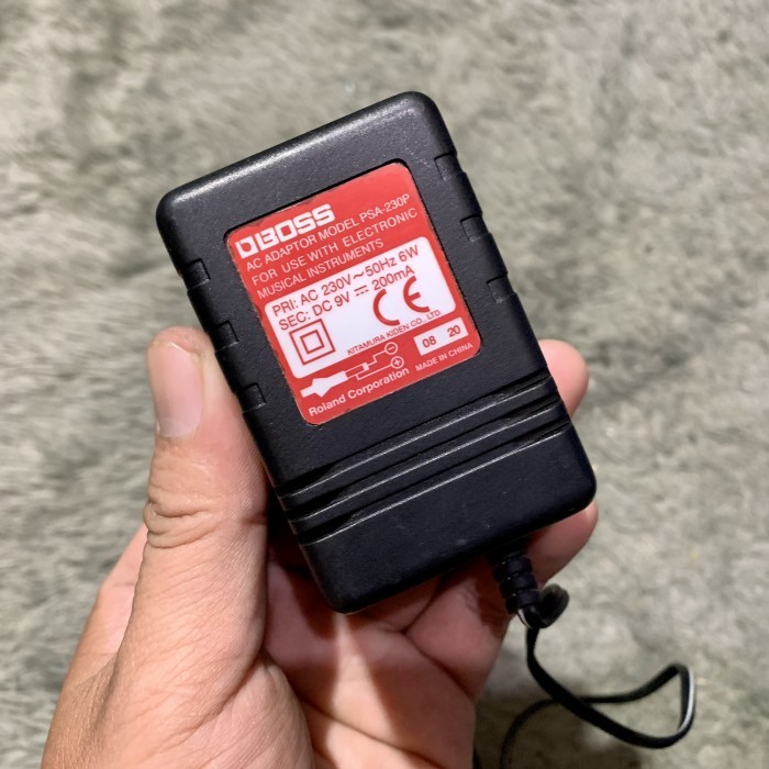 Adaptor Efek Gitar Boss 9v