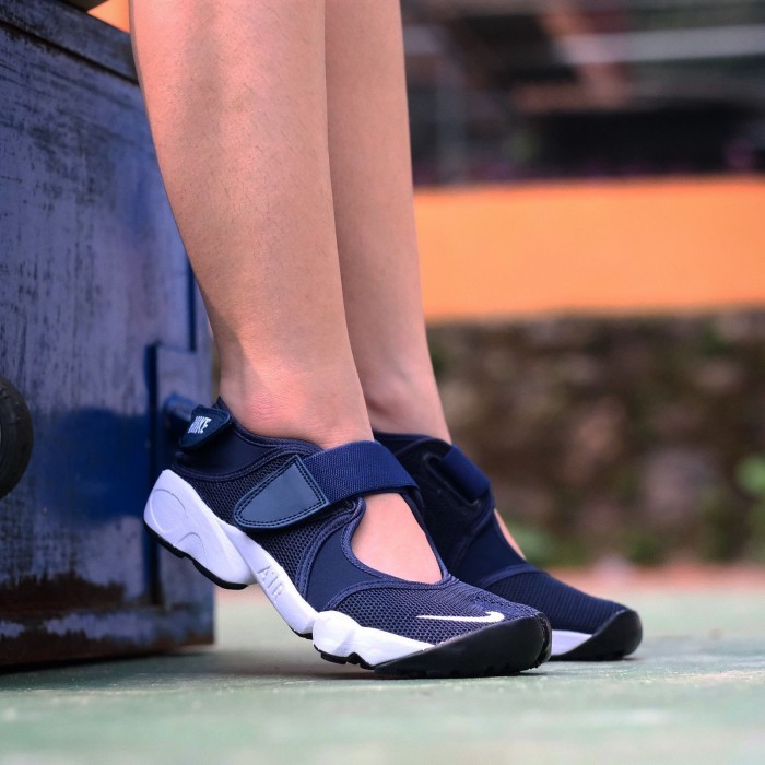 PROMO - SEPATU SNEAKERS WANITA NIKE AIR RIFT NAVY WHITE  - NAVY WHITE, 43