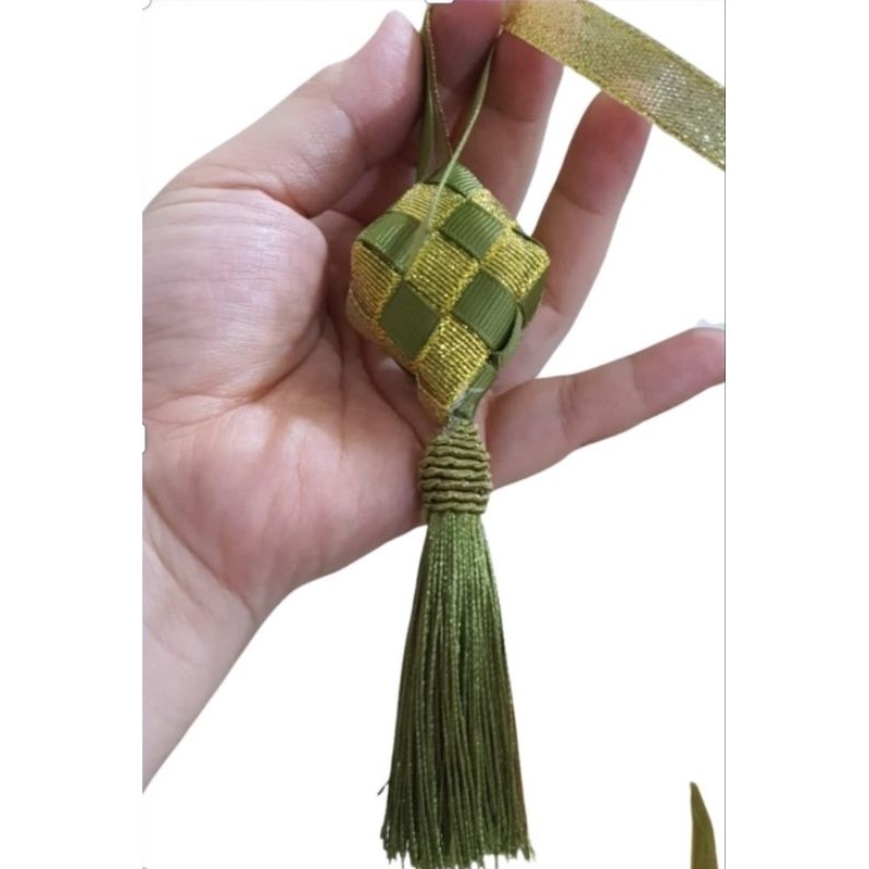 

Hiasan Lebaran | Aplikasi Ketupat Pita