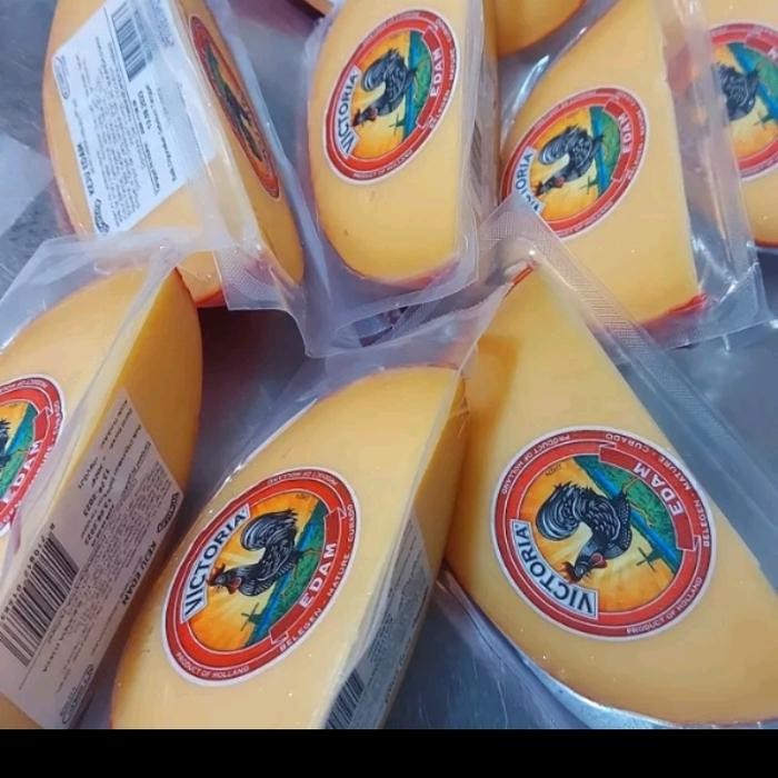 

Keju Edam Ayam Emas Victoria Kemasan Vakum 300 Gram