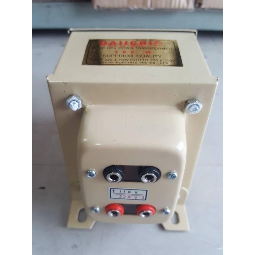 Step down 220V - 110V / Step up 110V - 220V Daiichi 200W