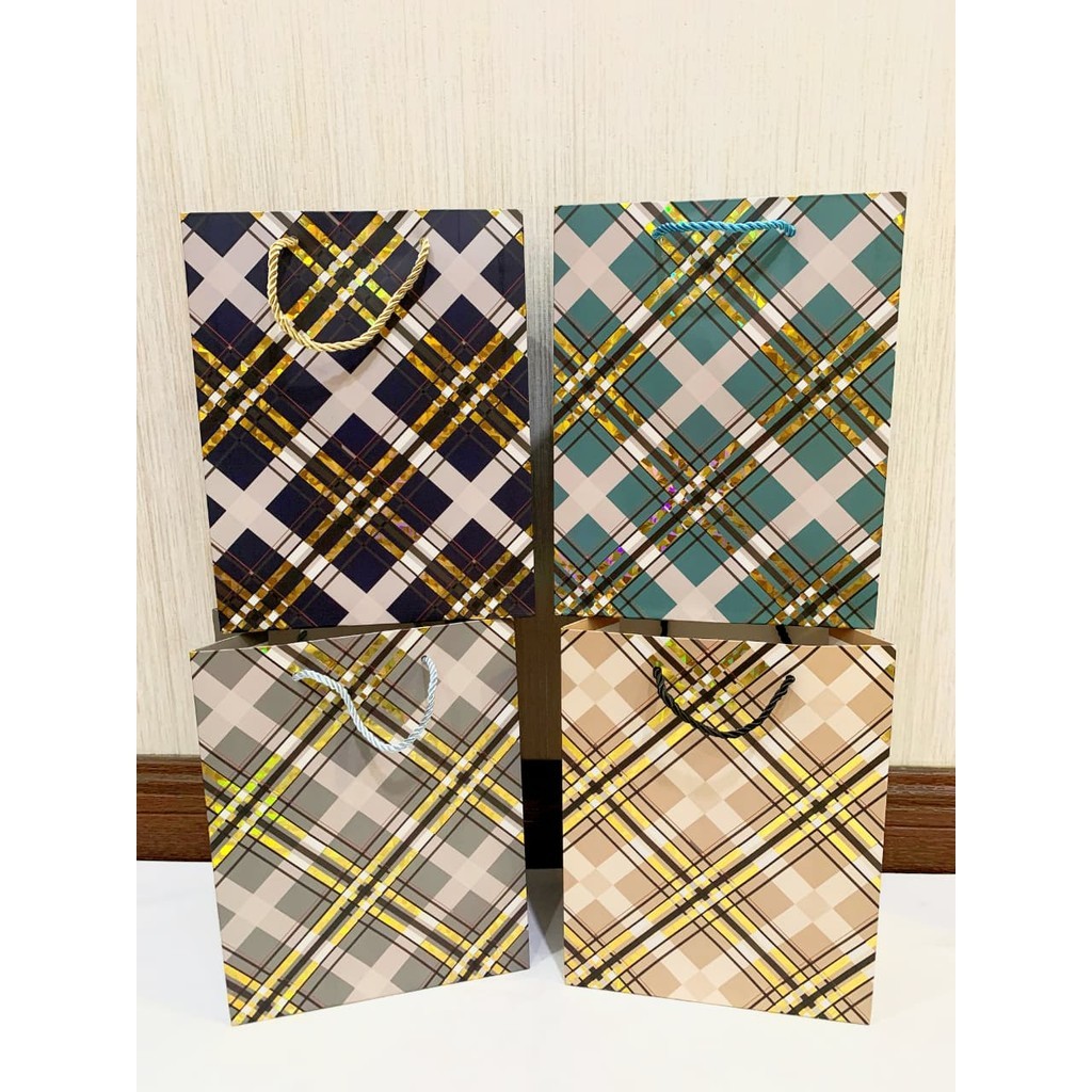 

PAPER BAG GOODIE BAG IMPOR EMAS ABSTRAK TEGAK/ PAPER BAG IMPOR