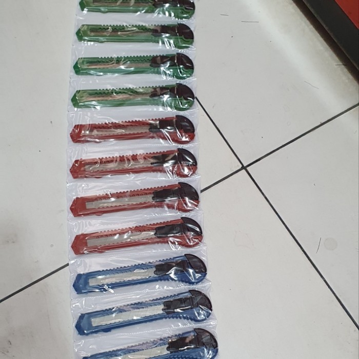 

Pisau karter / pisau cutter isi 1 lusin (12 pcs)