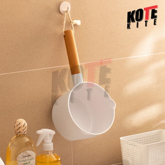 gayung air putih gagang Kayu/Home gayung mandi aesthetic/Gayung putih plastik/Gayung mandi aesthetic