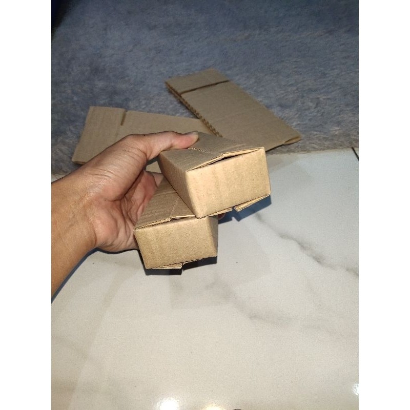 

Kardus Box Karton Polos Packing Online Shop Kecil Murah Ukuran 15x5x3cm