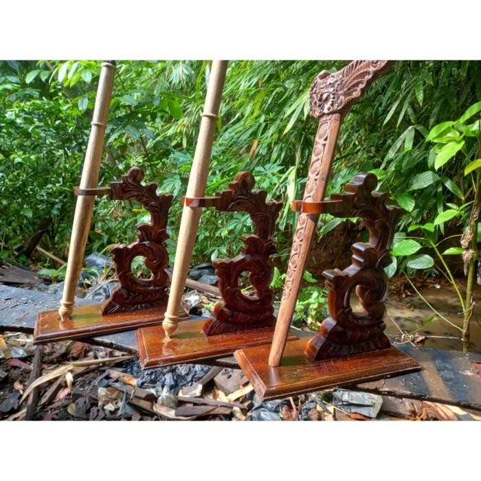 

jagrak keris stand kamarogan jati isi 1 bkn megantoro kamarogan 41 - mentah antik - mentah pasti murah
