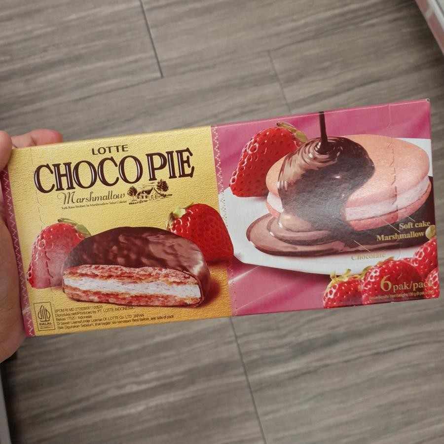 

Lotte Choco Pie Marshmallow Soft Cake Import Rasa Strawberry ( isi 6 )