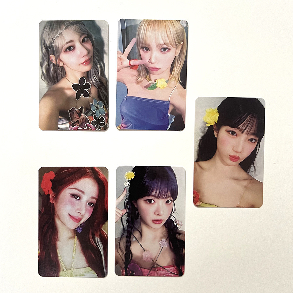 

Kpop 3rd Mini Album EASY Photocard 5pcs/Set Double Sides Printing Korean Style LOMO Card YUNJIN HONG EUNCHAE Fans Collection
