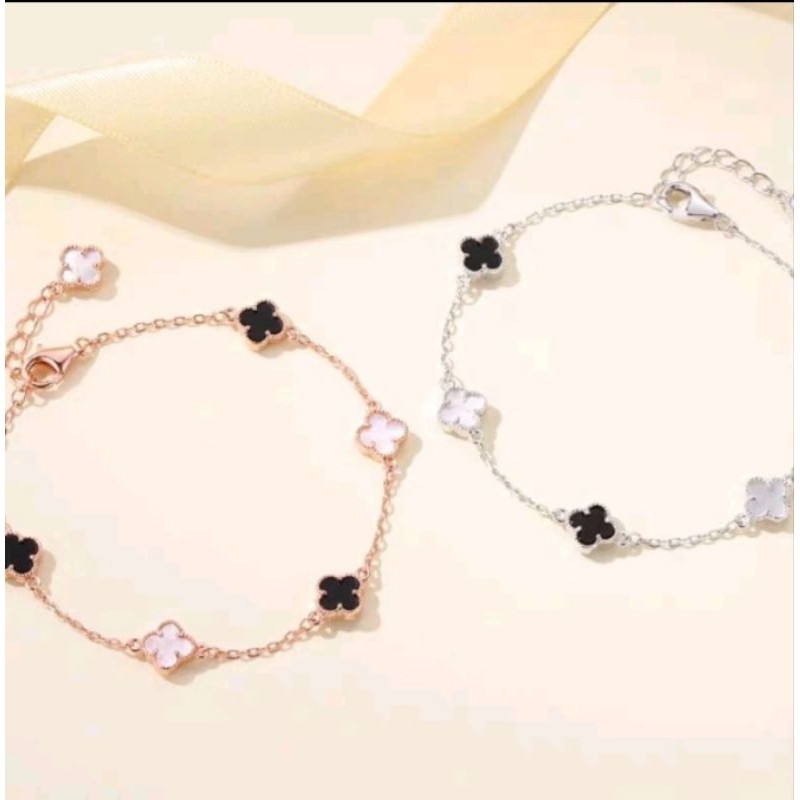 Gelang Titanium Wanita Clover Hitam Putih Gelang Wanita Kekinian Anti Karet