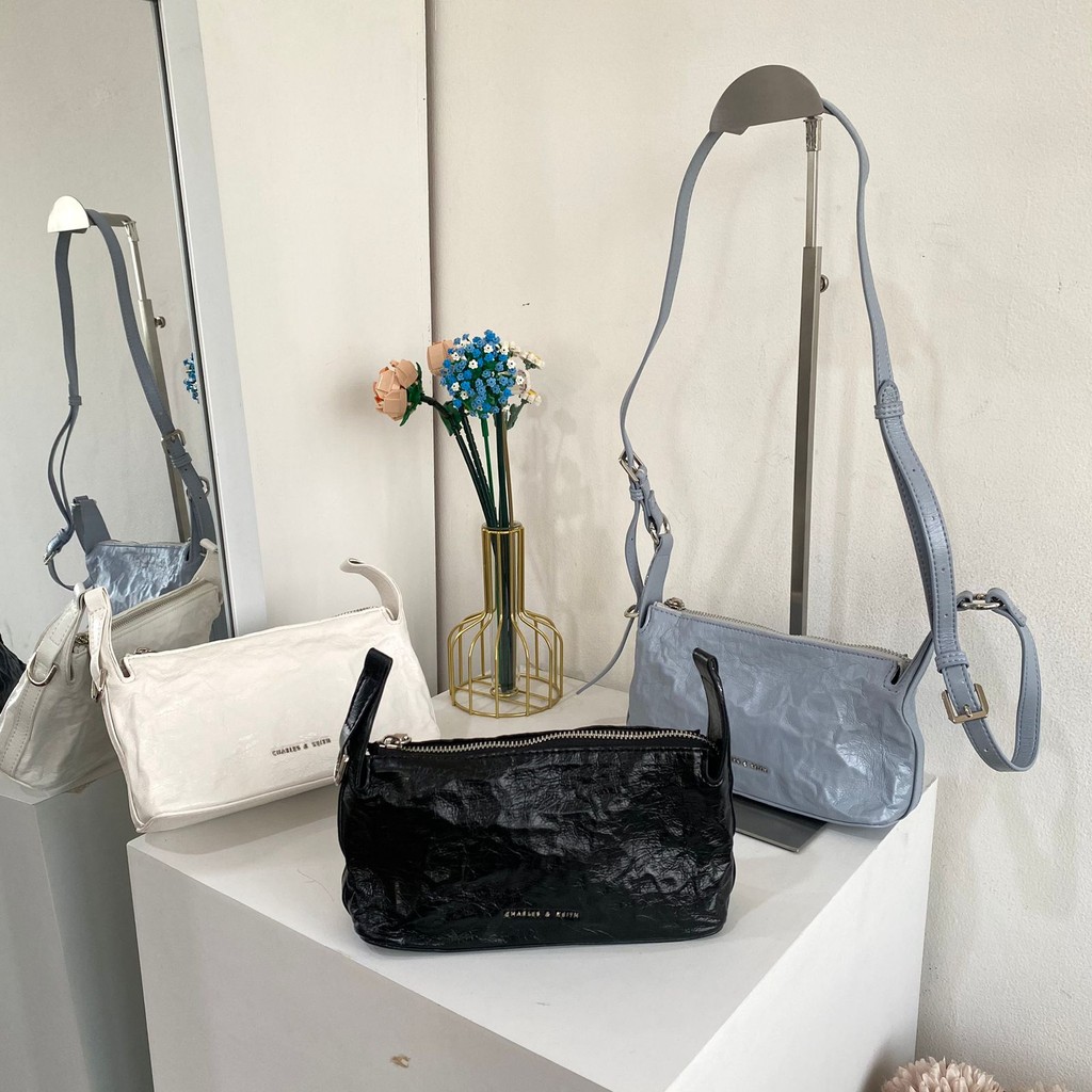 aqq CK 300 SLING BAG
