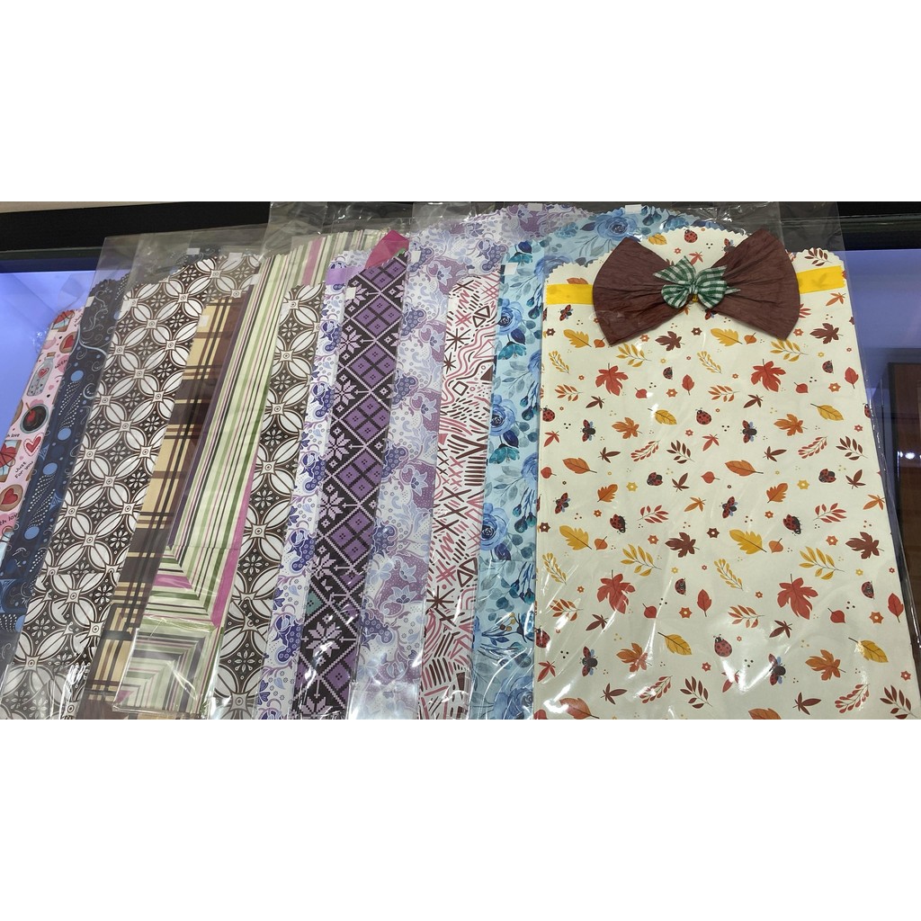 

KERTAS KADO PAPER BAG MOTIF WARNA RANDOM