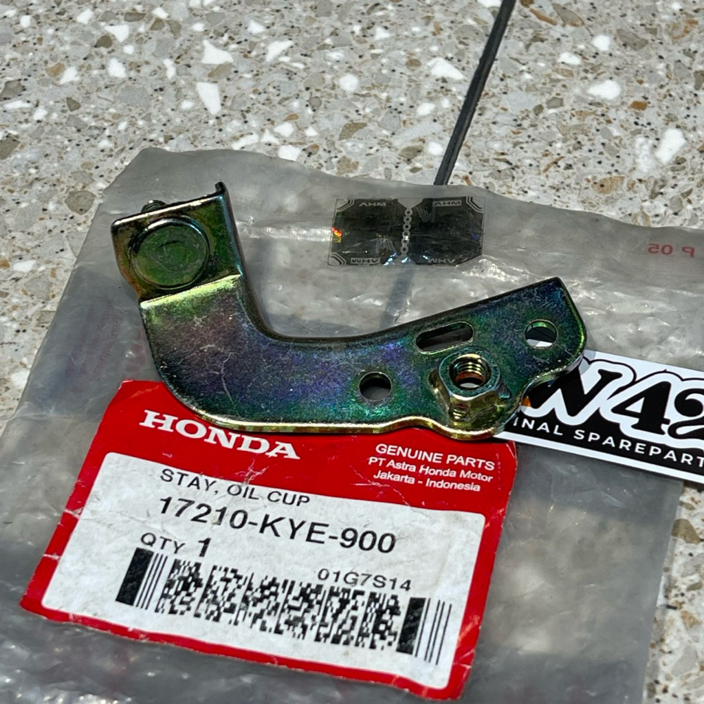 STAY OIL CUP BRACKET MASTER REM MEGA PRO MONO SHOCK 2010 ORIGINAL AHM 17210 KYE 900