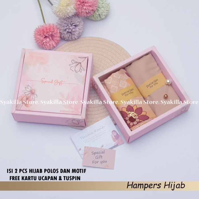 

Hampers hijab Segi Empat Azara Motif | kado ulang tahun,wedding dll.. - Biru, GRADUATION