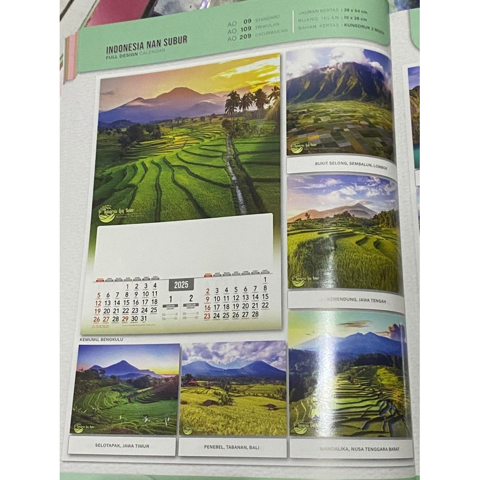 

Kalender dinding triwulan + sablon min 100 pc 2025 new - 109 sawah