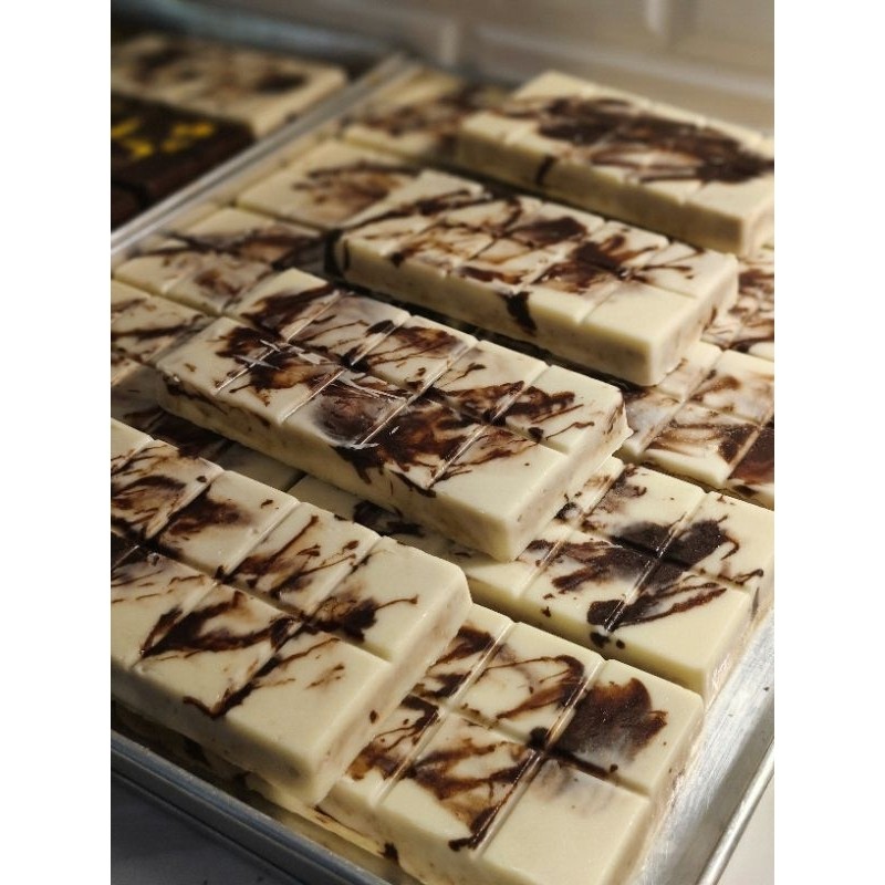 

COKLAT DUBAI VARIAN LOTUS