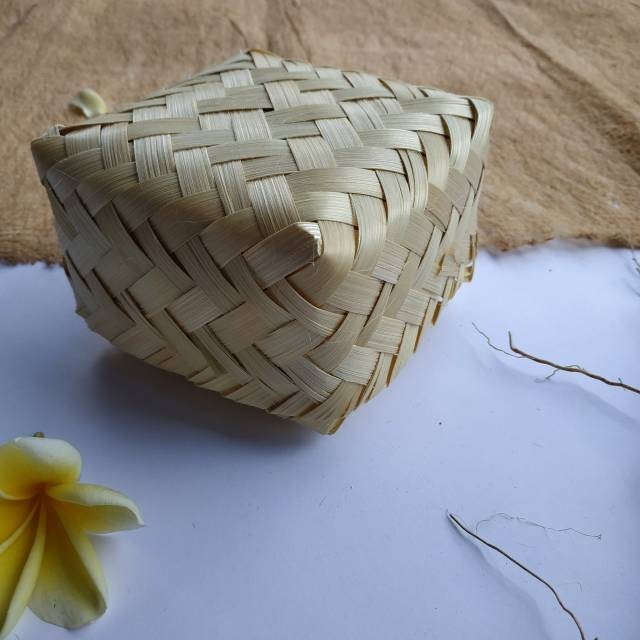 (B1001) SEPASANG BESEK NATURAL 9-10CM /besek murah besek natural besek kecil besek souvenir besek | 