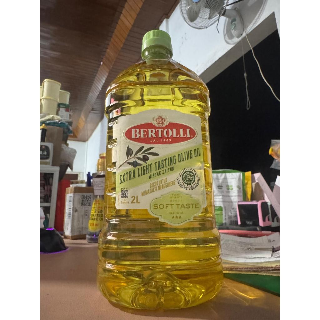 

Bertolli Extra Light Olive Oil / Olive Oil Extra Light Bertolli - 2 Ltr