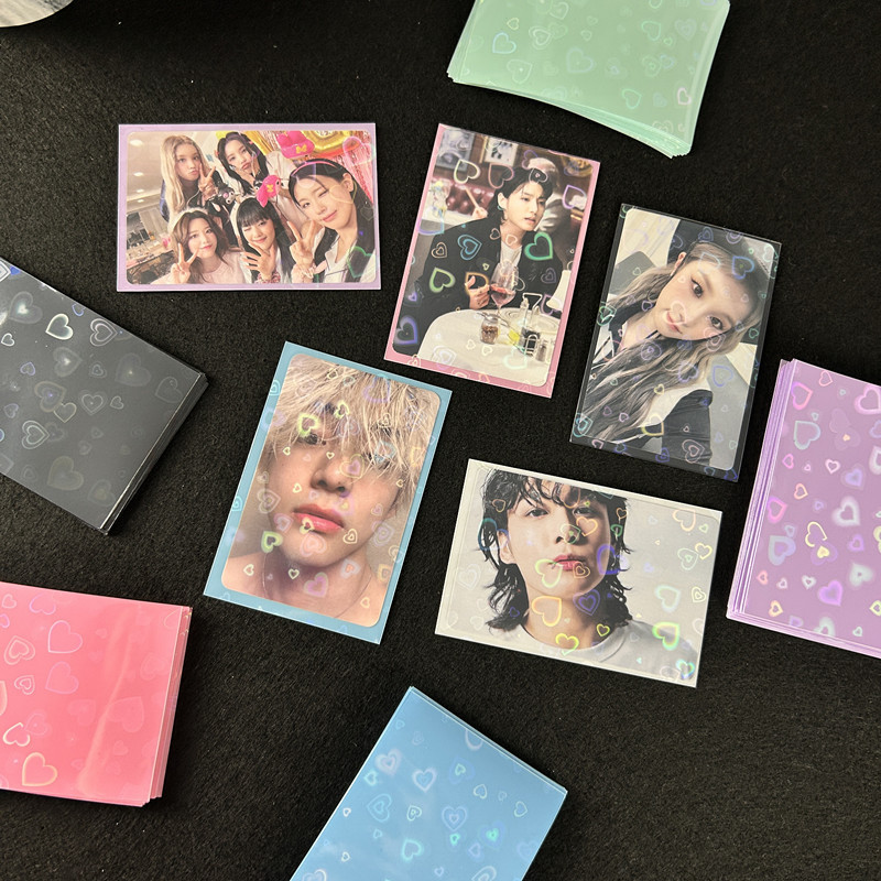 

50pcs 61*91mm Photo Card Sleeve Heart-shaped Laser Top Loading Card Sleeves Card Film Photo Protector Trading Cards Shield Cover
