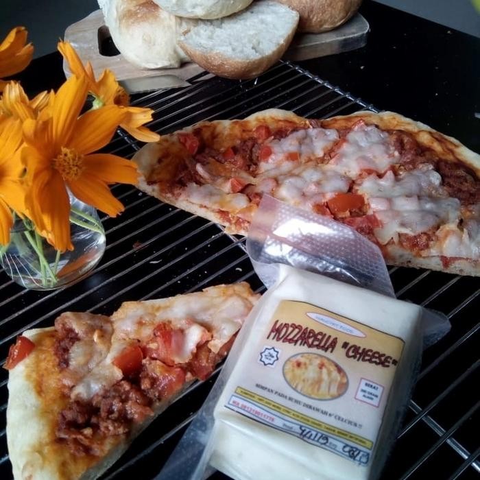 

Keju Mozzarella MAUCHITFOOD Homemade HalalMUI 100 Susu Tanpa Pengawet