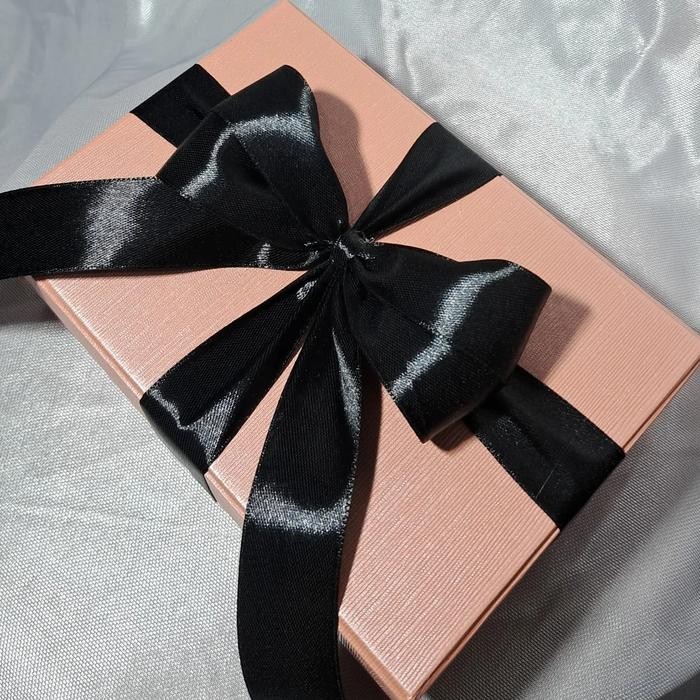 

Kotak Kado + Gift Box + Kotak Hadiah + 13x9x5 cm + Kotak Small + Berpita + Tanpa Pita - Pink