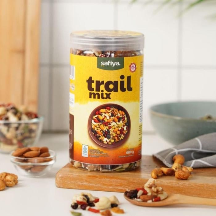 

Paling Murah Trail Mix Safiya Berry Nut and Seed Original Cemilan Enak - 600 gr