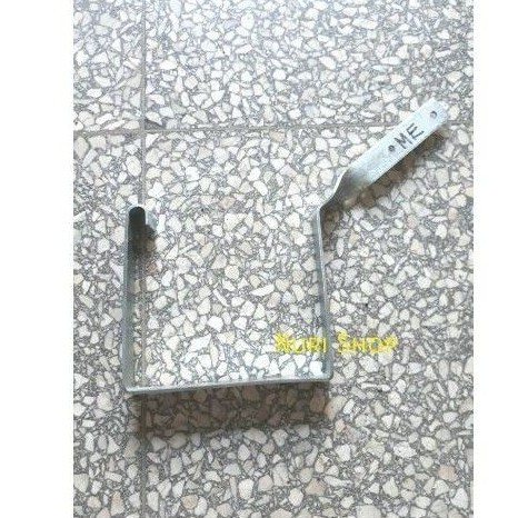 Klem talang kotak / Cantolan Talang / Klem Penyangga talang kotak