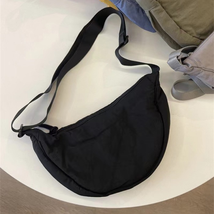 Tas Slempang Tas Uniqlo - Hitam