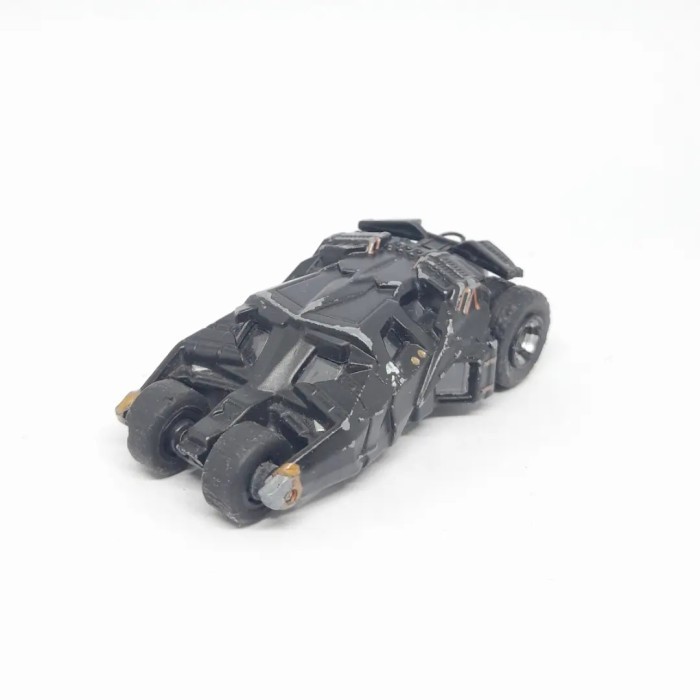 TOY Tomica Batmobile  Diecast Skala 64 Ban Karet