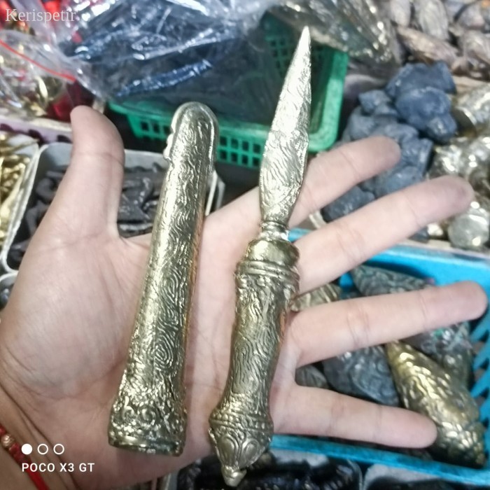 

pusaka tombak largangsir full kuningan bkn megantoro sengkelat kamaro murah antik