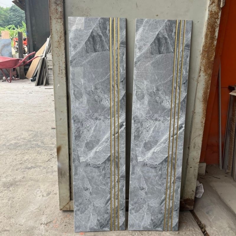 Granit pijakan anak tangga motif marmer abu glosy ukuran 30x100 bisa request ukuran List plint keram