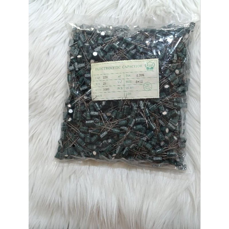 NEW PRODUK 1.000 pcs elco capacitor 220uf 25v kapasitor Elko 220 uf 25 V TERLARIS