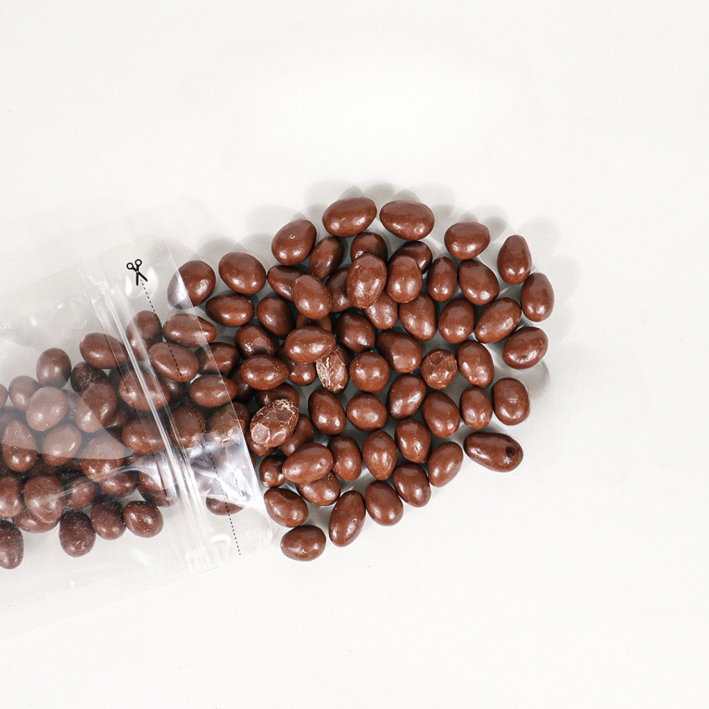 

Almond Stuffed Chocolate - Kacang Almond berbalut cokelat premium 100gr