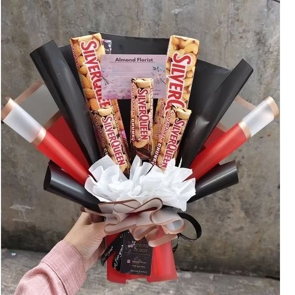 Promo Valentine  Buket / bouquet Coklat silverqueen, buket wisuda buket cokelat buket mewah