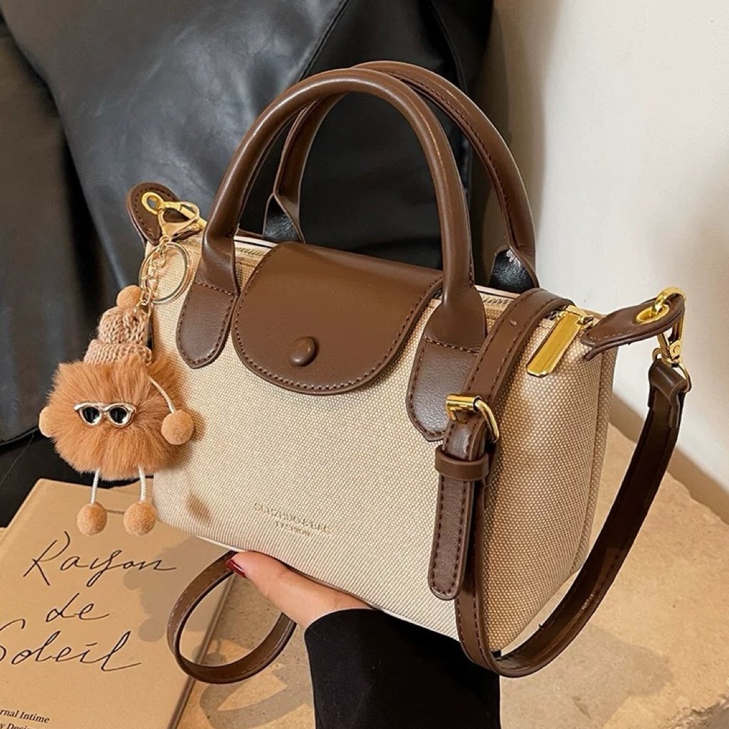 Tas Selempang Sling Bag Shoulder Bag Wanita Cewek Perempuan Ibu Ibu Emak Import Warna Hitam Coklat M