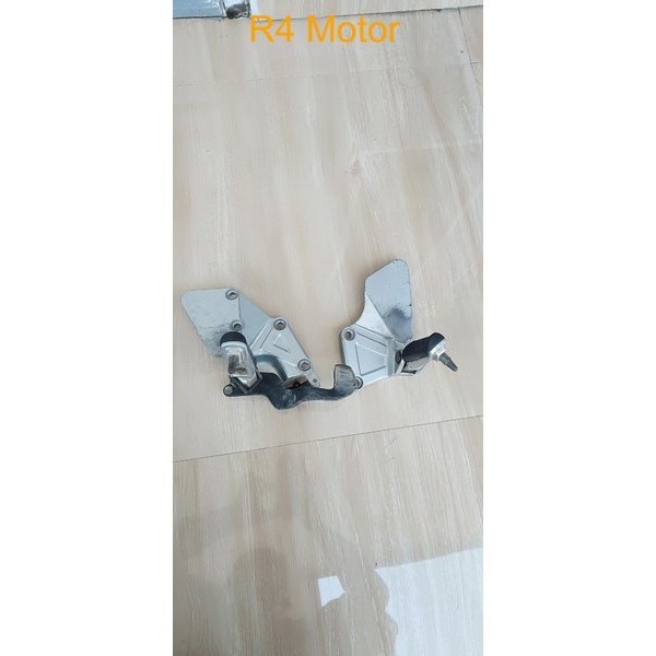 Foot step Depan Ninja RR 150 Original footstep / step depan Ninja RR