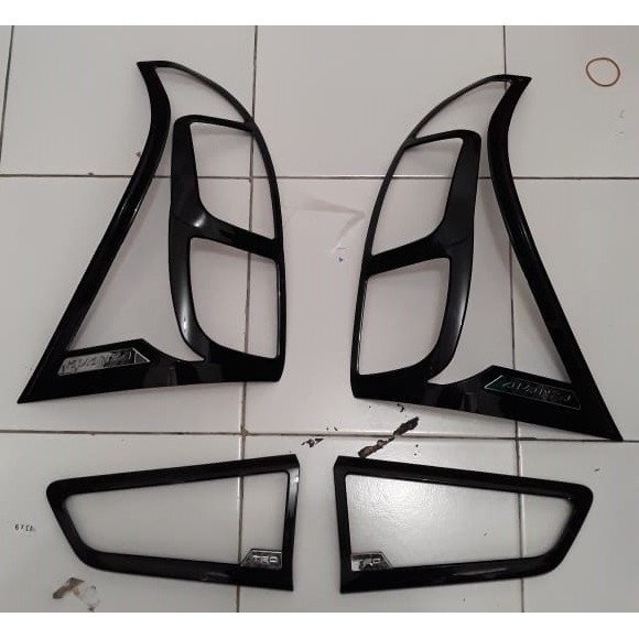 Garnish Belakang Avanza 2015 - 2017 Hitam  ACMD