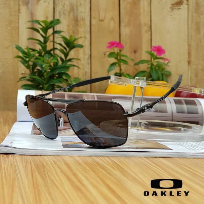 Kacamata Oakley Deviation Iridium Prizm Metal Sunglasses - Hitam