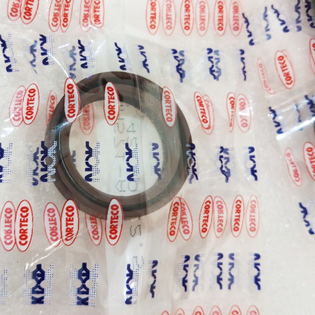 Oil seal transmisi belakang futura